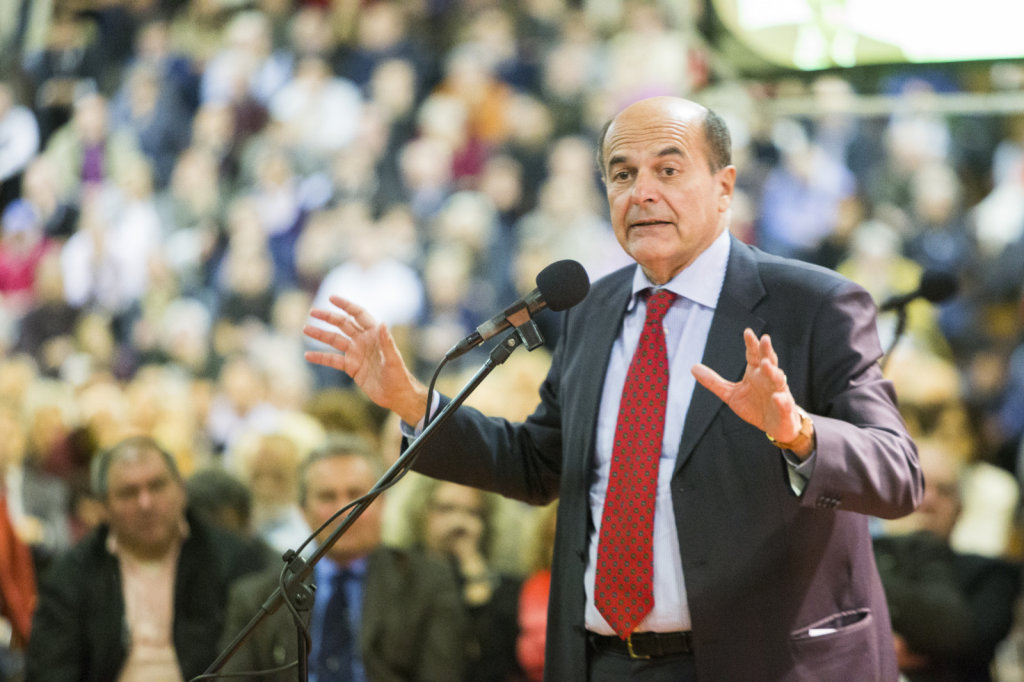Pierluigi Bersani speaking in Turin at Sermig presenting the pro