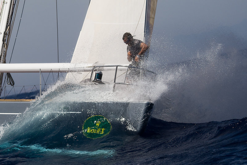 maxi-yacht-8K1E101720080904.jpg