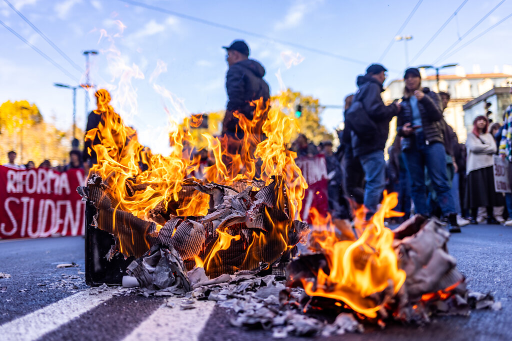 A procession of students marched in support of Palestine and aga